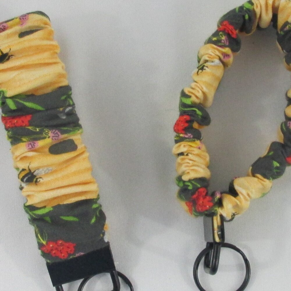 Bees/Flowers Wristlet Keychain